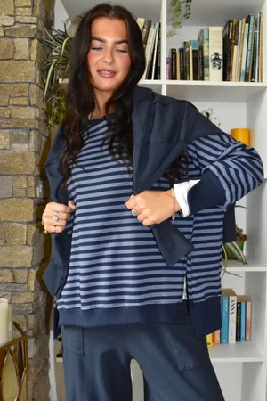 Sunday Morning Chill Sweatshirt Navy & Denim